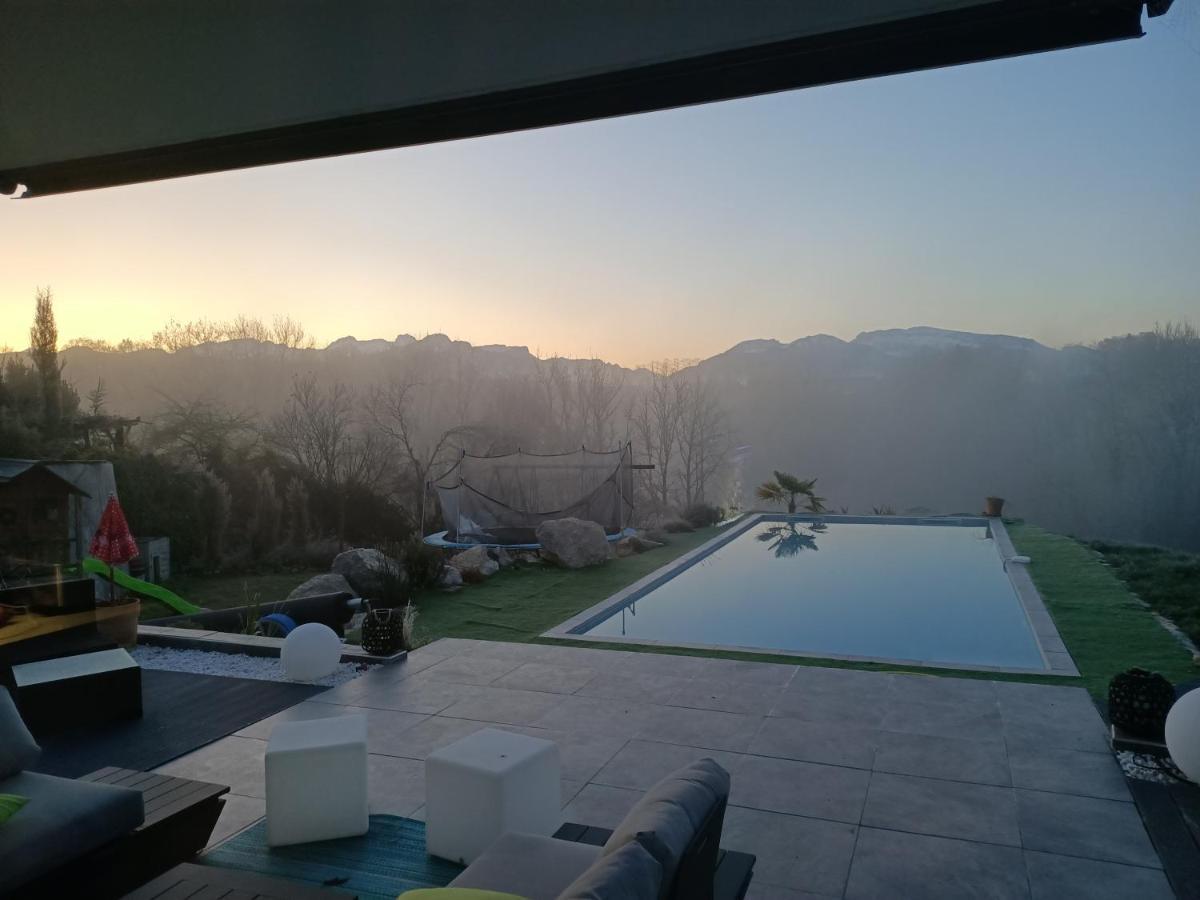 Chambres, Cuisine, Piscine, Spa, Billards, Airhockey, Nature Fillinges Exterior photo
